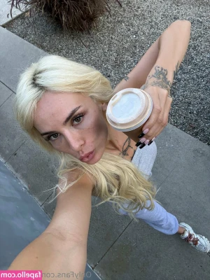 shiasnow - "that's right sweetie, just focus on me, i'm right here... be nice
