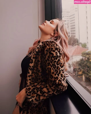 Marcela McGowan [ marcela-mcgowan ] - I cum in my asshole too