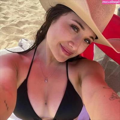 Paulina Pacheco [ paulina-pacheco ] - Would you lick another man’s cum off/out of me?
