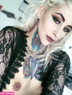 xxAmethystxx - Hey loves!! I'm out of town right now and havnt had time to get into