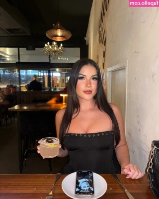 Summermc_xx [ summermc-xx ] - U asking for attention? I’m always logged in. Make yourself