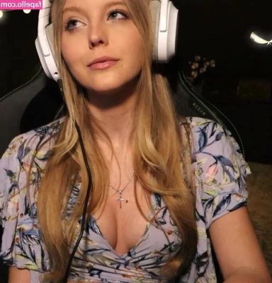 Morgan Cryer [ morgan-cryer-4 ] - I ve been way more active on my snapchat lately