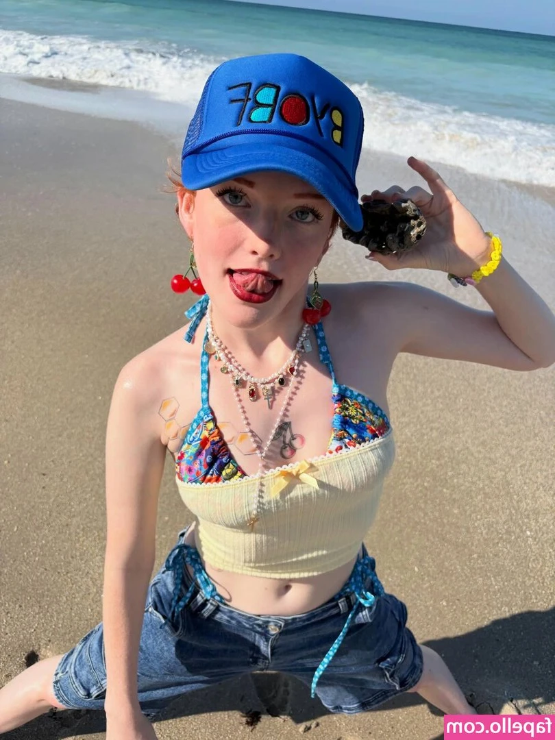 Cash Co1Ns [ cash-co1ns ] - My pussy is honestly just beautiful and my butt plug really makes
