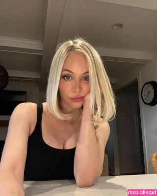 MacKenzie Porter [ mackenzie-porter ] - Happy Easter you guys 🐰💕 Now how about you come and spank this