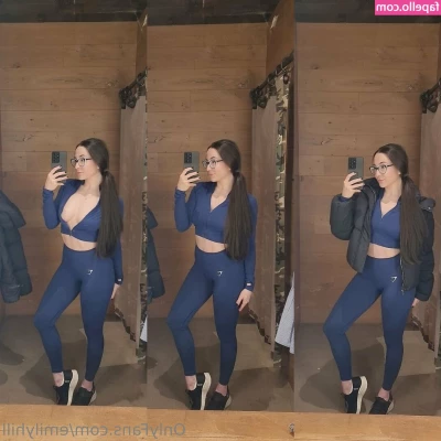 emilyhill - Ignore the black fuz from my dress shedding lol