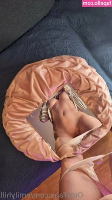 emilyhill - Good night  and dream of me