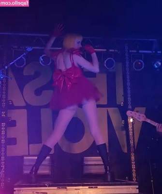 Tessa Violet [ tessa-violet ] - New Video release with @kinglouiesmalls ! Heres a small clip after he
