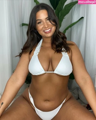 brimartinez - Doing bad girl things 👀