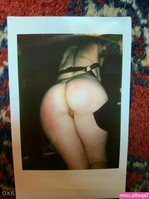 rosamagnoliaxo - Cum on those toes Daddy