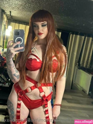 rosamagnoliaxo - Photographer: “TITS OUT!!!” Me: “SAY NO MORE”😈 