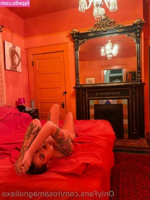 rosamagnoliaxo - Watch it for the cat