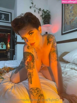 rosamagnoliaxo - What should I post tonight