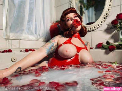 rosamagnoliaxo - Time to strip