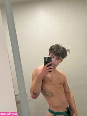 bradyraypotter - Look at how sexy I am with these heels 👠🤤