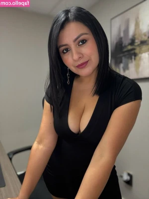 danyajassel - I wanna do a zoom call naked !!!!