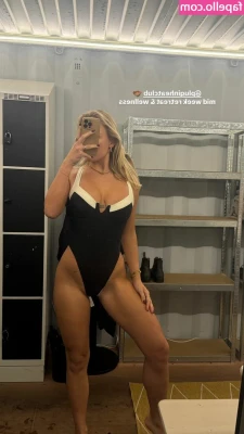 Laura Glentemose [ laura-glentemose ] - Shower me in sunshine 🌞🚿🚿🚿