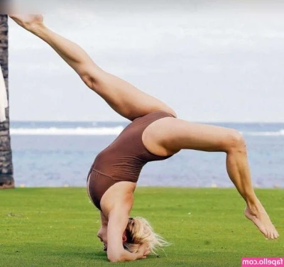 Magdalena Brzeska [ magdalena-brzeska ] - i wish i were taller :(( but at least i know my angles
