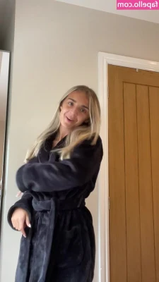 Ella Gore [ ella-gore ] - Front? Back?
