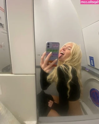 Haleyandersn - in the mood for a tease? 😍 pussy pics are about to be sent out to