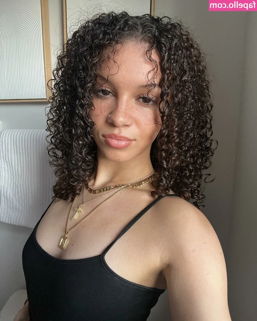 Aaliyah Wasko [ aaliyah-wasko ] - should i move my hands? 😈