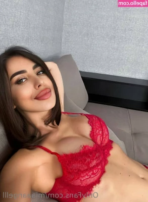 miaaangelll - Tuhma naapurintyttö saa jälleen vieraita     Naughty girl next door