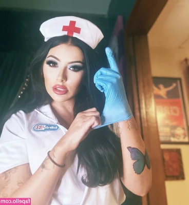 Madison Sinclair [ madison-sinclair ] - I'm not a weatherman, but I am causing a heatwave💦