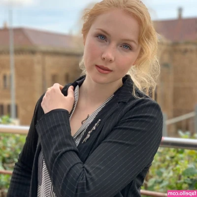 Molly C. Quinn [ molly-c-quinn-1 ] - Hmm I want to have my week upside down 😜 are you feeling as