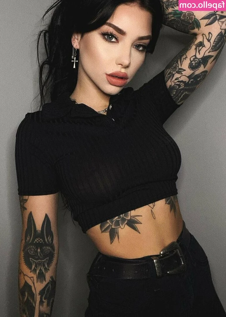 Krista Keehus [ krista-keehus ] - Tip this post 25,- for a hot video makeout video with this beautiful