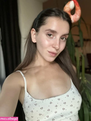 Ariana_Petite [ ariana-petite ] - Peek a Boo!!!   Had a hard week at work and couldn´t go online - so