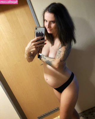 kristyna_popkova [ kristyna-popkova ] - an assortment of boob pics and vids from yesterday 🫣🥵