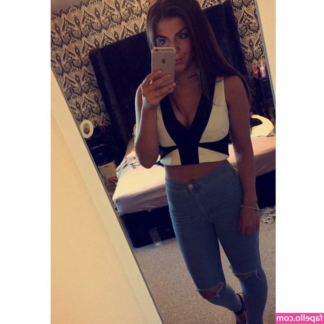 Lauren Fardon [ lauren-fardon ] - Would you like to have a weekend with the girl of your dreams? 🥰In