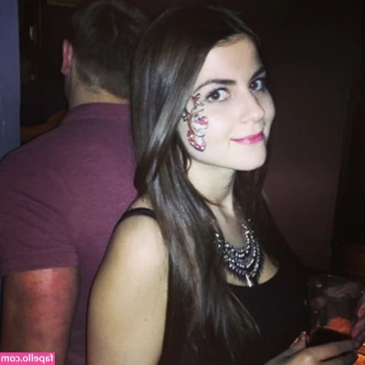 Lauren Fardon [ lauren-fardon ] - Who’s the hunter here? 💋 @jazzybuns