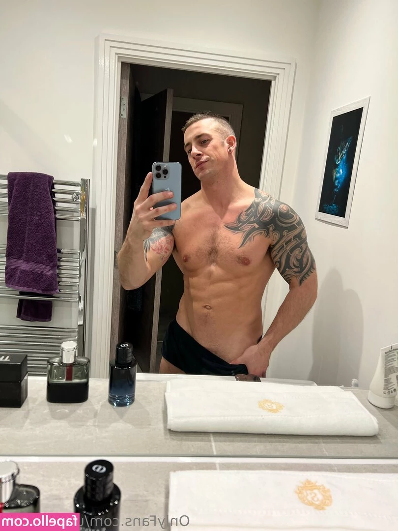danthecobbler - i wish i was sucking urs instead 👉🏻👈🏻