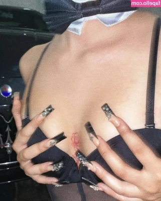 angelixxxo - Waiting for your DMs! Ready to play a little naughty until night.