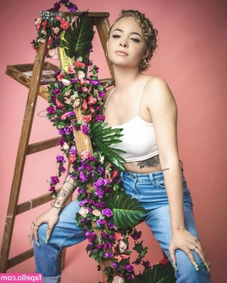 angelixxxo - I hope being gone for a week didn't make you forget how hot I was,