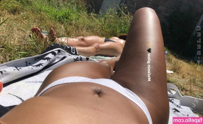 Laila Darboe [ laila-darboe ] - Anche oggi vi faccio fare una bella sega con il mio culone 😋