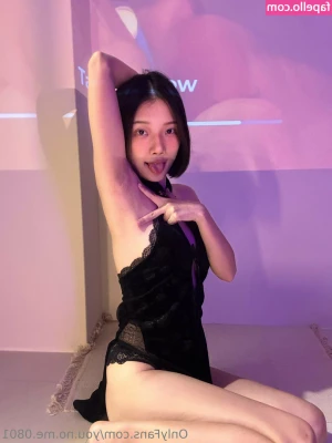 you.no.me.0801 [ you-no-me-0801 ] - Day dreaming about taking a dick in each hole 🥺