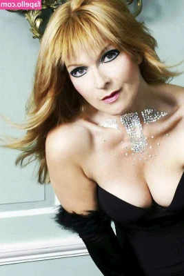 Toyah - Can’t wait to show you what @smallhands and I got up to!
