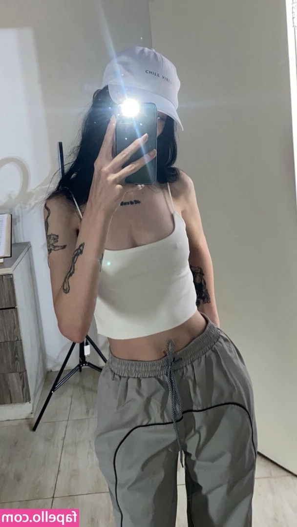 Dontactstupid_ [ dontactstupid ] - Like me riding my pole?😉😋