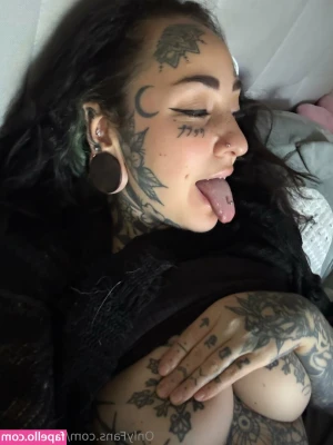 theblxckwolf [ theblxckwolf-1 ] - One night after I went to a new Bulls house I came back to let cuck