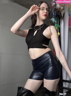 mrs-crazy - A clip from my Ringleader show this weekend  The full video 18 mins