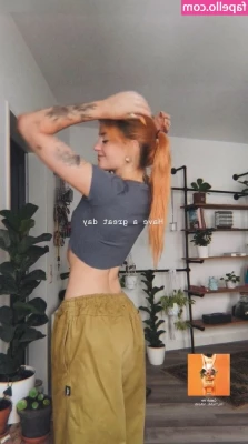 Leonie Busse [ leonie-busse ] - My first nut video  I m new to this so eventually I ll have to do