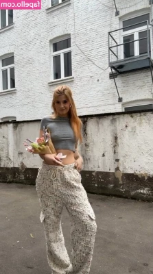 Leonie Busse [ leonie-busse ] - I m not sure how willing I am to take the emoji away  I think I m