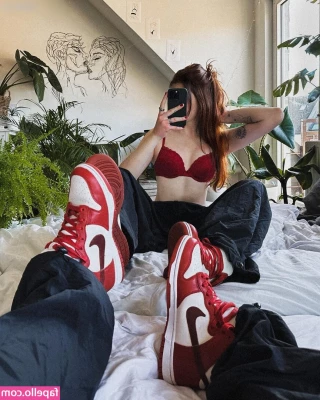 Leonie Busse [ leonie-busse ] - what you deserve from Me will always be limited  but you can always