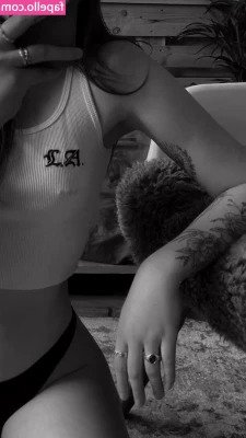 Leonie Busse [ leonie-busse ] - eat me  pls