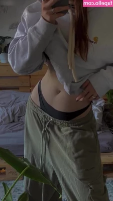 Leonie Busse [ leonie-busse ] - How about you accompany me to the gym today