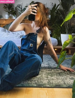 Leonie Busse [ leonie-busse ] - Any thoughts about leaving a mark on my 🍑?