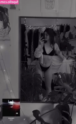 Leonie Busse [ leonie-busse ] - Hey  I m not sure if it s just me  but I get a little shy when I
