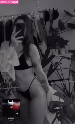 Leonie Busse [ leonie-busse ] - Wanna join the mile high club