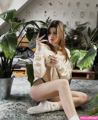 Leonie Busse [ leonie-busse ] - Happy Titty Tuesday   You know what s tomorrow